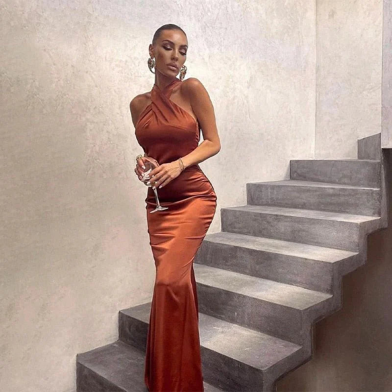 Esmeralda – Abito da Sera in Raso con Scollo Elegante